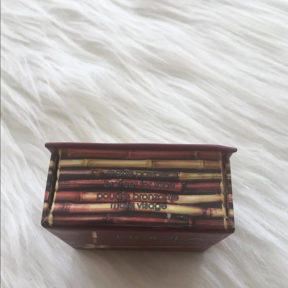 Hoola Bronzer✨ - Picture 2 of 3